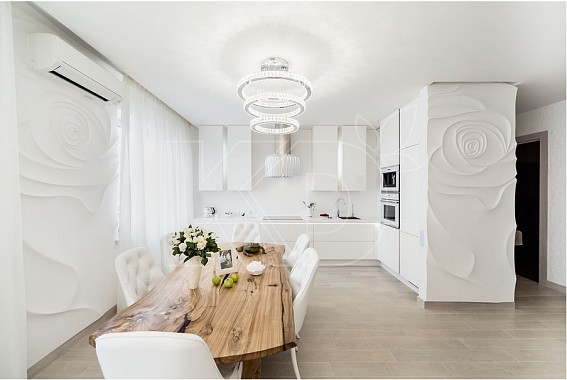 Глянцевая угловая кухня 