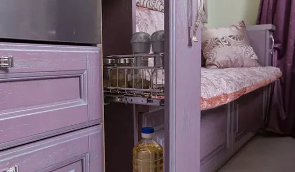 Фиолетовая кухня в Санкт-Петербурге