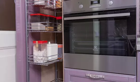 Фиолетовая кухня в Санкт-Петербурге