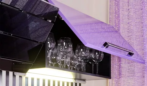 Фиолетовая кухня в Санкт-Петербурге