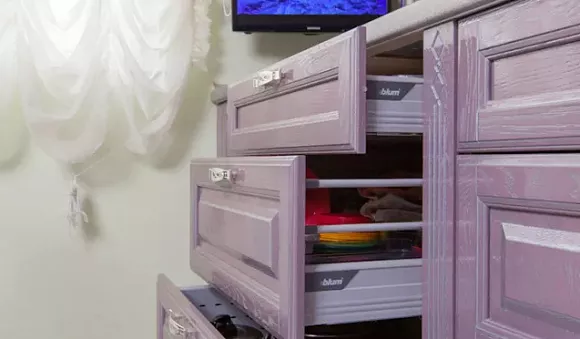 Фиолетовая кухня в Санкт-Петербурге